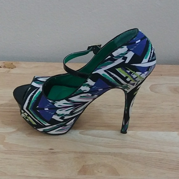 Alba High Heel Platform Shoe - Picture 3 of 4